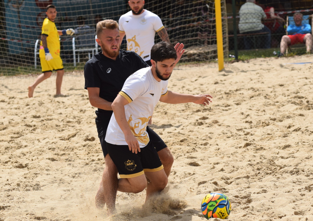 Veelbelovende dag voor ons team in het Belgisch kampioenschap beach soccer